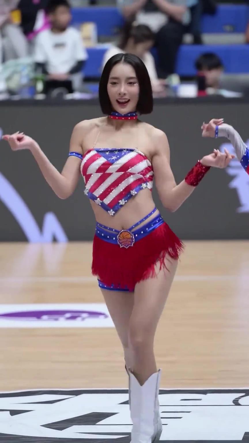 太離譜了 ！幾乎是完美女人！